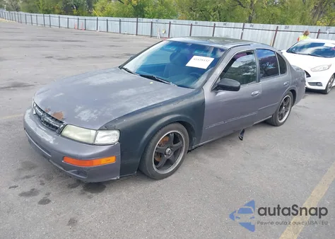 1997 Nissan Maxima Gle/Gxe/Se z USA, uszkodzony, nr VIN JN1CA21D0VT202773